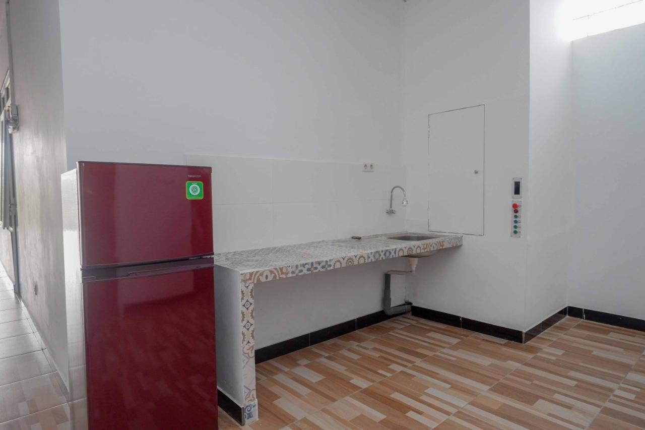 Reddoorz Plus Near Patung Kuda Undip Jatingaleh Exterior photo