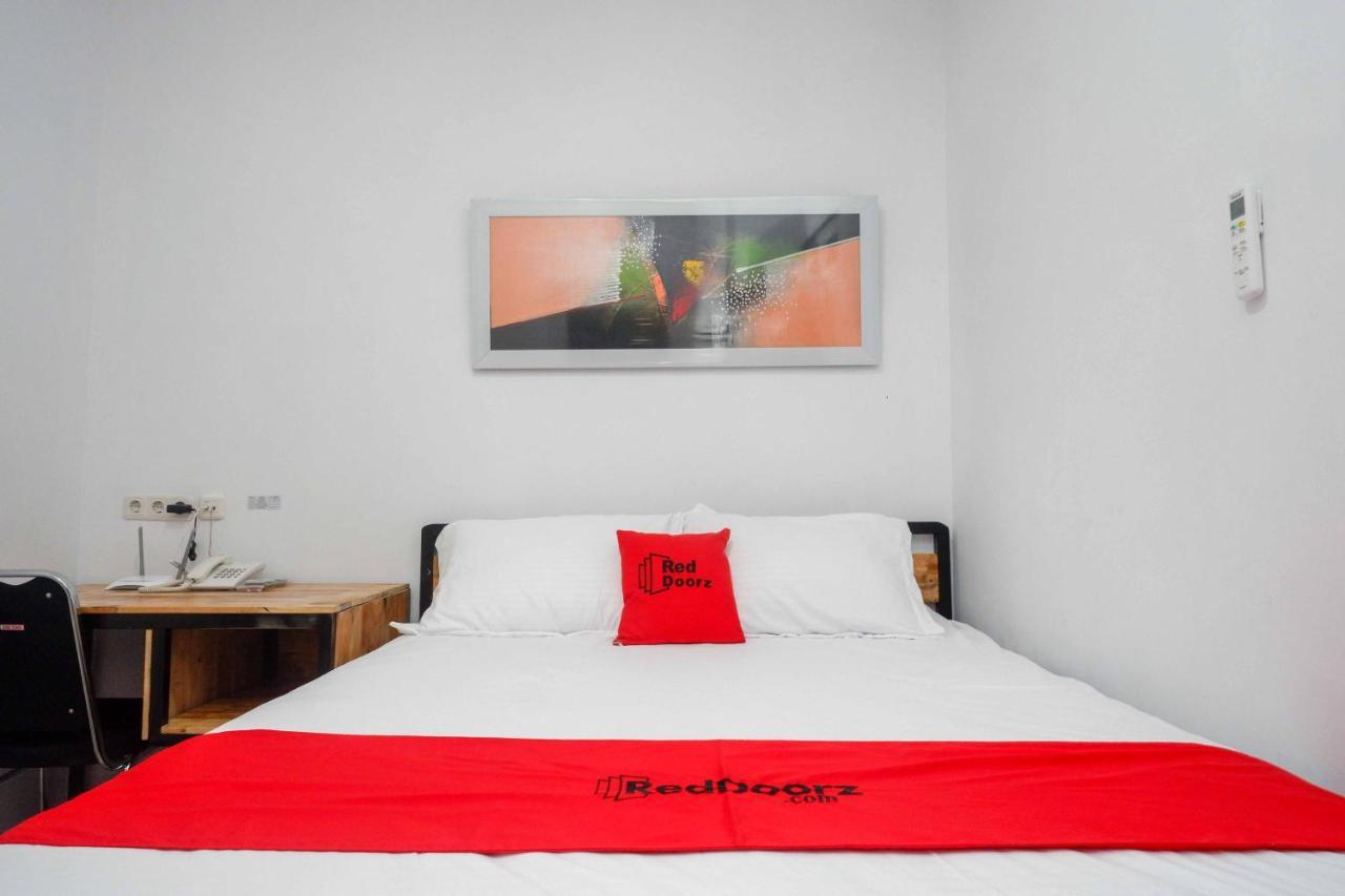 Reddoorz Plus Near Patung Kuda Undip Jatingaleh Exterior photo
