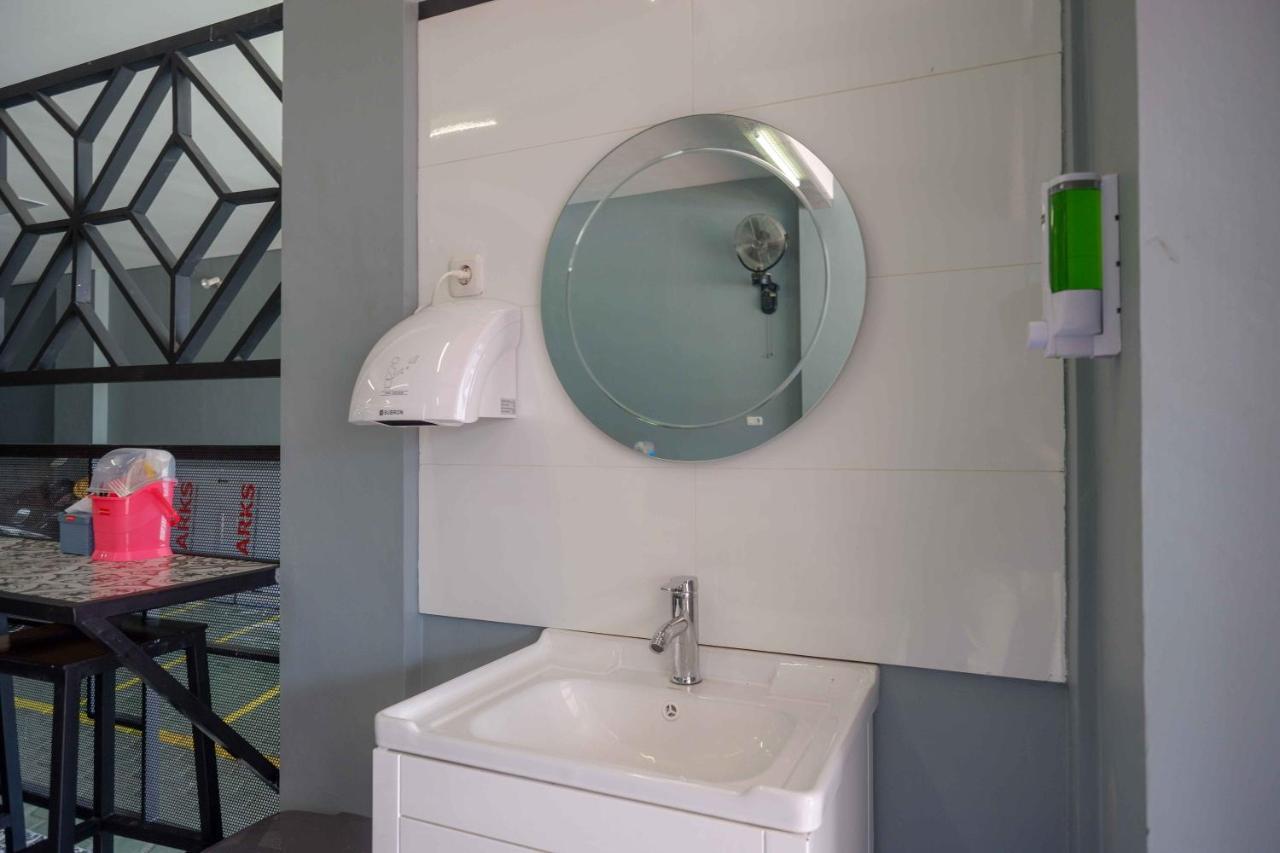 Reddoorz Plus Near Patung Kuda Undip Jatingaleh Exterior photo